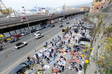 Genova - Corso Quadrio - il mercatino abusivo trasferito dal com