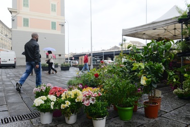 Genova -la situazione questa mattina in piazza Raibetta