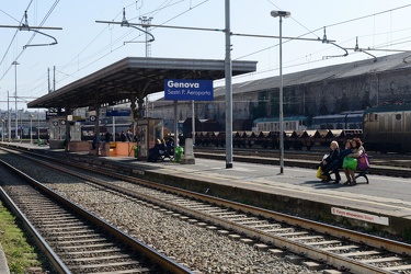 Genova - viaggio a Ponente - la stazione di Sestri