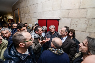 10-02-2015 Genova Protesta OMS Ratto in Comune