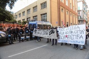 protesta antagonisti Salvini
