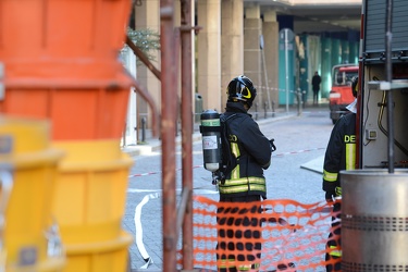 Genova, largo Eros Da Ros - allarme bomba per una valigetta sosp