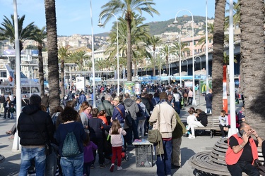 Genova, porto antico - durante il ponte del 31 Ottobre, coda per