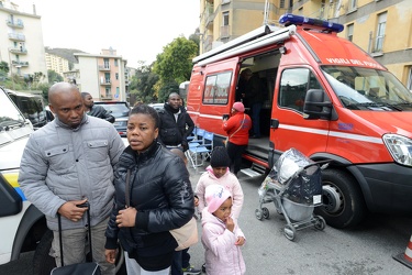 Genova, via daneo - frana e tre palazzi sgomberati - circa duece