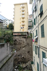 Genova, via daneo - frana e tre palazzi sgomberati - circa duece