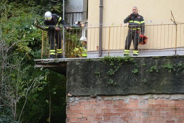 Genova, via daneo - frana e tre palazzi sgomberati - circa duece