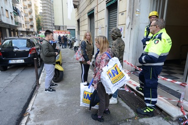 Genova, via daneo - frana e tre palazzi sgomberati - circa duece