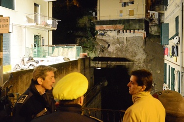 Genova, via daneo - frana e tre palazzi sgomberati - circa duece