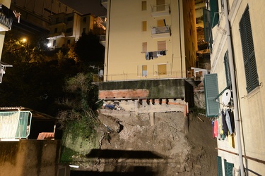 Genova, via daneo - frana e tre palazzi sgomberati - circa duece