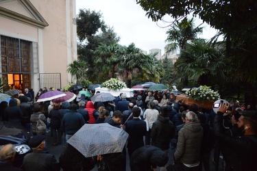 Genova Cornigliano - istituto calasanzio - i funerali delle quat