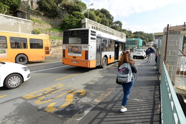 Genova, Quarto - investita dal bus, incidente mortale davanti al