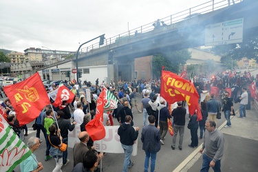 Genova Sestri Ponente - manifestazione unitaria lavoratori azien