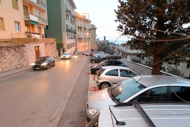 Genova, via Paleocapa - parcheggi automobili 