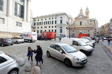 Genova, lepiazze del centro in tarda mattinata - 10 11 2016