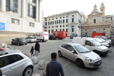 Genova, lepiazze del centro in tarda mattinata - 10 11 2016
