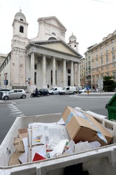 Genova - spazzatura nelle strade nel giorno dello sciopero AMIU