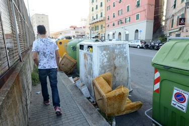 Genova - spazzatura domenica pomeriggio