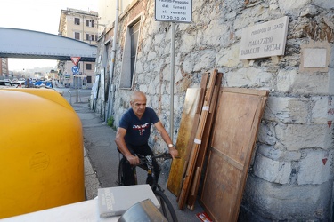 Genova - spazzatura domenica pomeriggio