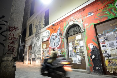 Genova, centro storico, vicoli - via dei Giustiniani - facciata 