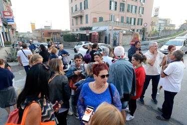 Genova, Multedo - blocco stradale residenti contro installazione