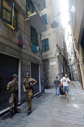 Genova, vicoli - vico Mele - bambina di quattro anni cade dal te