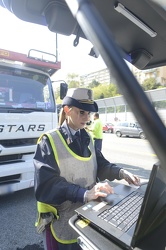 Genova, autostrada casello Ovest - controlli polizia stradale cr