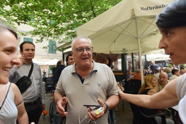 Genova - candidato sindaco Gianni Crivello in giro nel centro st