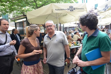 Genova - candidato sindaco Gianni Crivello in giro nel centro st