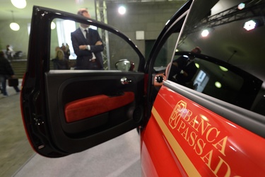 Genova - auto aziendale di rappresentanza fiat 500 per Banca Pas