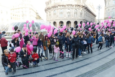 Genova, piazza De Ferrari - flash mob contro violenza di genere