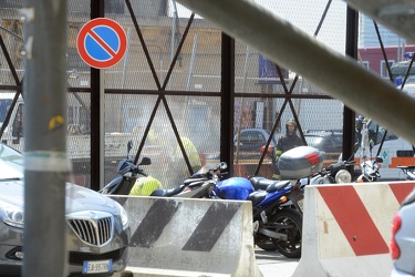 Genova, Darsena - fuga di gas causa tubo rotto, evacuto istituto