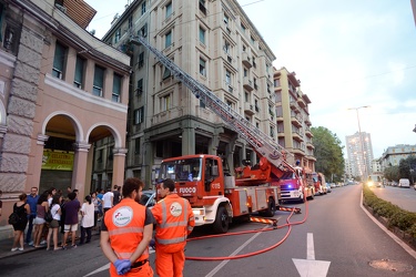 Genova, Sampierdarena - incendio appartamento via Cantore civico