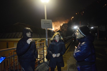Genova - incendio sera da Via Biasioli