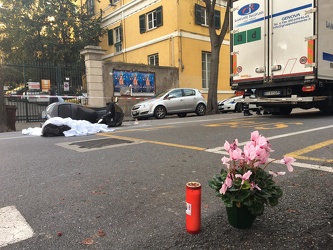 Genova, Corso Armellini - incidente mortale, sccoter contro cami