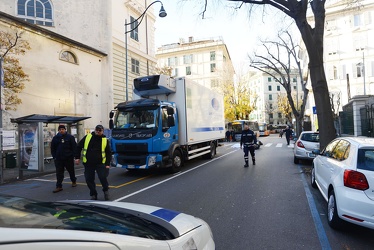 Genova, Corso Armellini - incidente mortale, sccoter contro cami