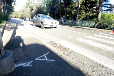 Genova, via Carrara - incidente grave, investita strisce pedonal