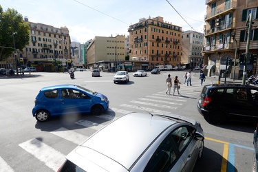 Genova - incrocio pericoloso all'inizio di Corso Sardegna