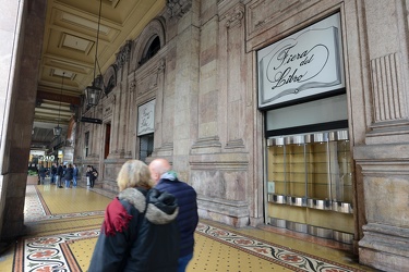 Genova - libreria fiera del libro chiude: serrande abbassate