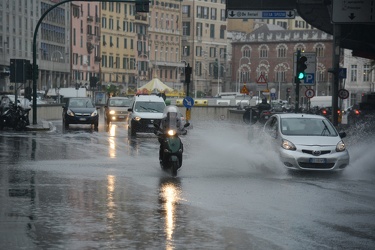 Genova, maltempo, allerta meteo - forte pioggia in centro