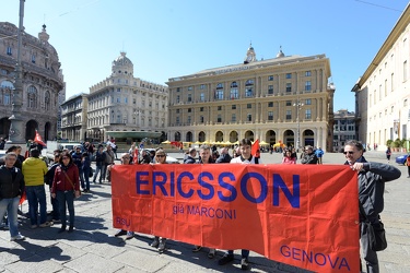 Genova, manifestazione lavoratori Ericsson in centro