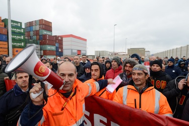 Genova, Cornigliano - altra giornata di agitazione per i lavorat