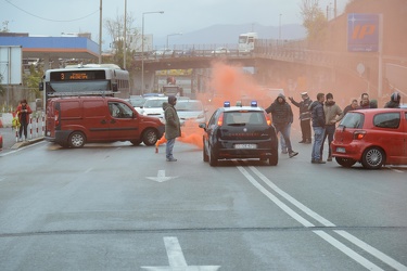 Genova, Cornigliano - altra giornata di agitazione per i lavorat