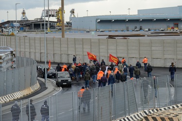 Genova, Cornigliano - altra giornata di agitazione per i lavorat