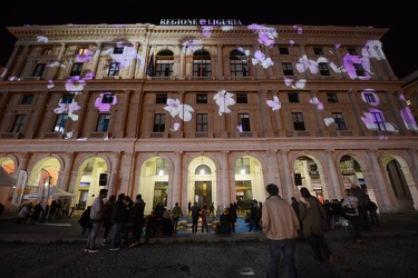 Genova, piazza de Ferrari - lo spettacolo di video mapping sulla