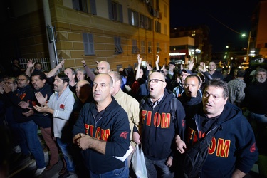 Genova Pegli, Multedo - fiaccolata contro centro giovani migrant