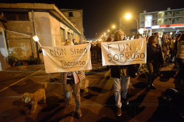 Genova Pegli, Multedo - fiaccolata contro centro giovani migrant