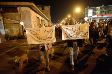 Genova Pegli, Multedo - fiaccolata contro centro giovani migrant