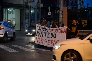 Genova Pegli, Multedo - arrivati i primi dodici migranti e conse