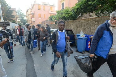 Genova Pegli, Multedo - il primo giorno dei dodici migranti nell