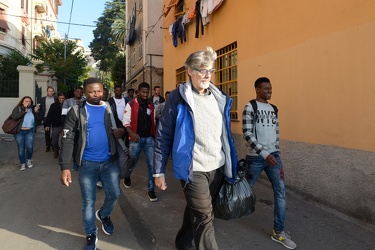 Genova Pegli, Multedo - il primo giorno dei dodici migranti nell